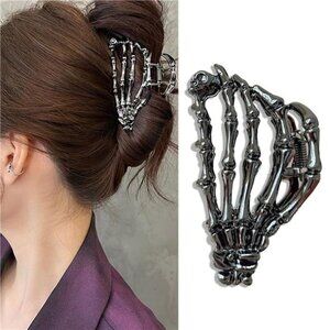 🖤 Gothic Skull Hand Hair Clip – Punk Halloween Gold Metal Hair Accessory